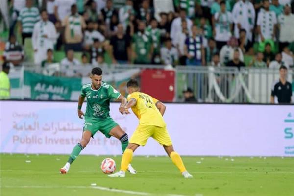 الخليج يسقط أمام أهلي جدة بثلاثية في الدوري السعودي