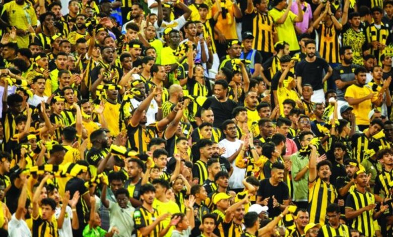 ماذا يفعل مسؤولي الاتحاد لإرضاء جماهير العميد؟