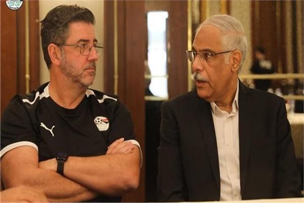 "مفيش أي مشاكل".. جمال علام يكشف تطورات أزمة الاتحاد مع فيتوريا